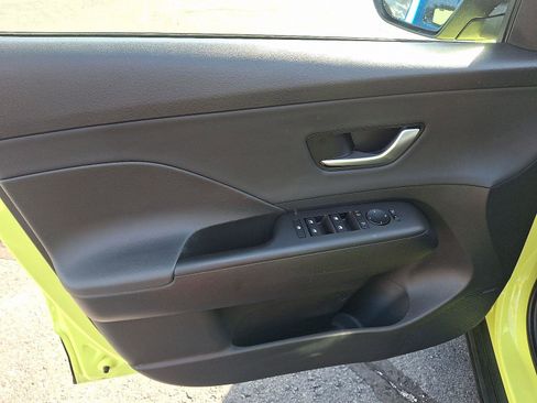 Used 2024 Hyundai Kona Limited image 12