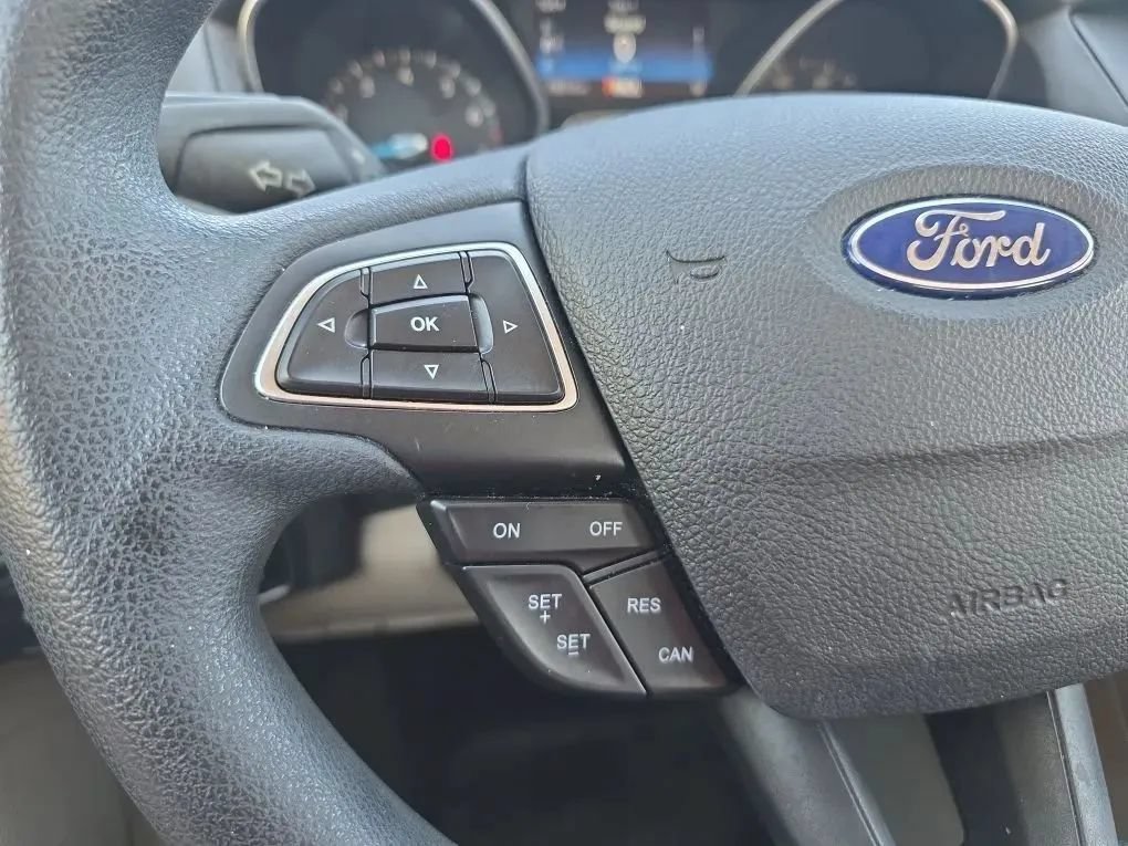 Used 2015 Ford Focus SE FWD image 13