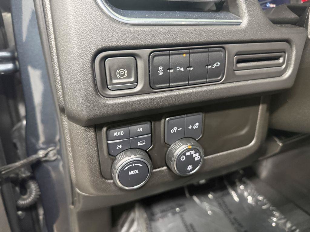 Used 2021 Chevrolet Suburban RST AWD/4WD image 14