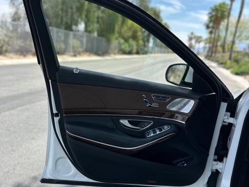 Used 2015 Mercedes-Benz S 550 4MATIC Sedan image 21