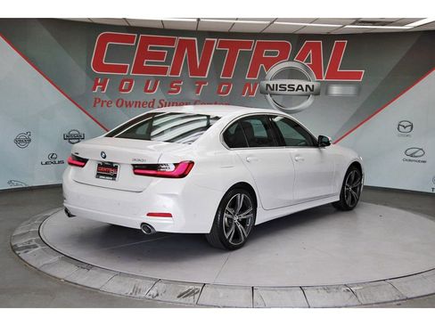 Used 2024 BMW 330i xDrive Sedan w/ Premium Package image 5