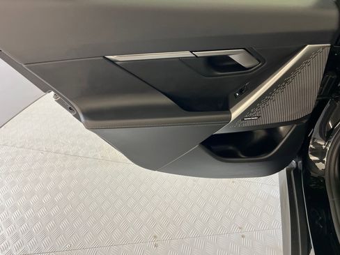 Used 2025 BMW i5 eDrive40i image 32