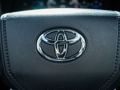 Used 2025 Toyota Tundra Platinum image 30