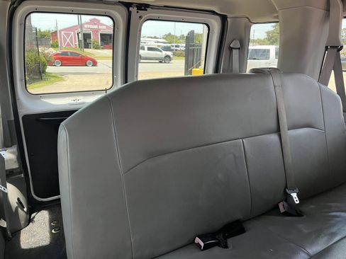 Used 2012 Ford E-350 and Econoline 350 XL RWD image 32