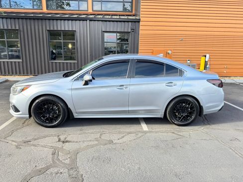 Used 2019 Subaru Legacy 2.5i Premium AWD/4WD image 2