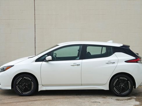 Used 2023 Nissan Leaf SV Plus FWD image 43