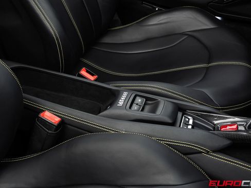 Used 2022 Ferrari F8 Tributo RWD image 38