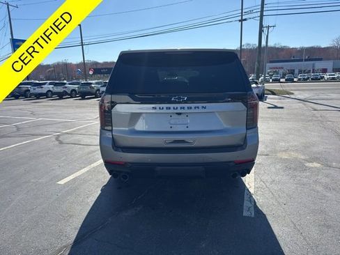 Used 2025 Chevrolet Suburban Z71 AWD/4WD image 6