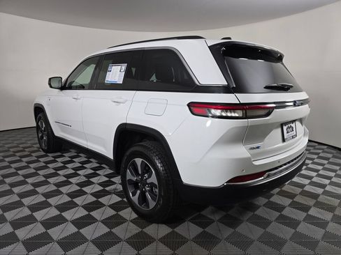 Used 2023 Jeep Grand Cherokee 4WD 4xe image 5