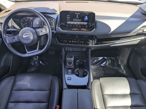 Used 2023 Nissan Rogue SL w/ SL Premium Package image 16