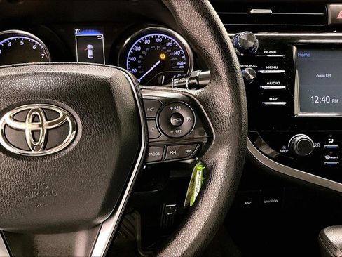 Used 2020 Toyota Camry LE FWD image 12