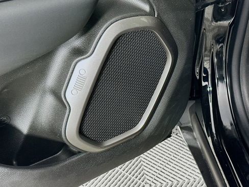 Used 2022 Jeep Renegade Latitude image 29