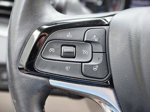 Used 2023 Buick Enclave Essence FWD image 17