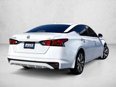 Used 2021 Nissan Altima 2.5 SV FWD image 2