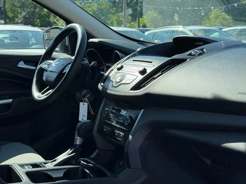 Used 2017 Ford Escape SE image 57