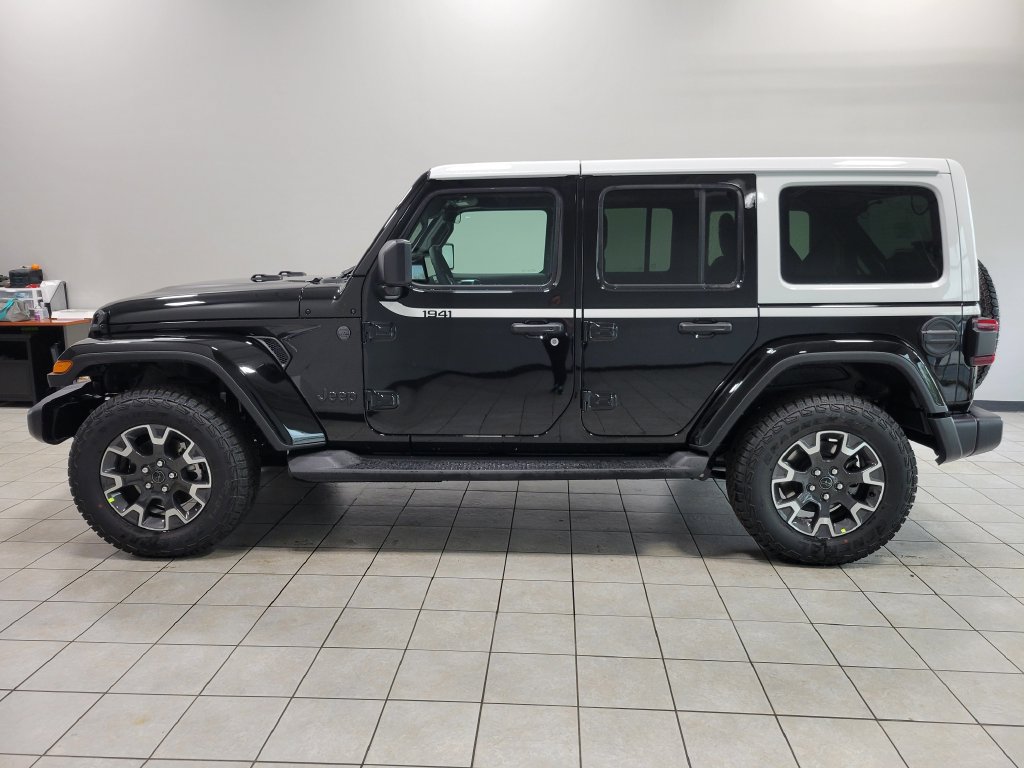 New 2026 Jeep Wrangler Unlimited Sahara w/ Whitecap Package AWD/4WD image 5