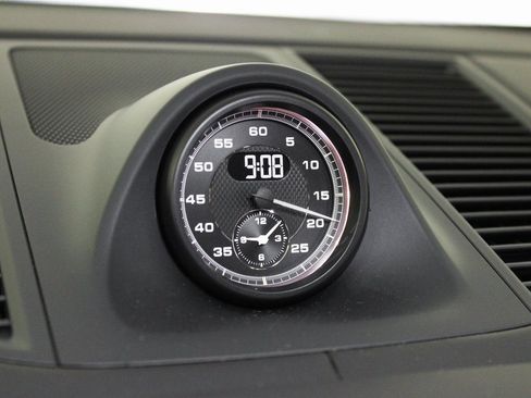 Used 2025 Porsche Macan Turbo image 26