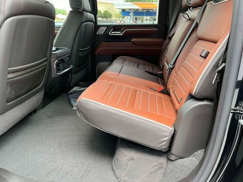 New 2026 GMC Sierra 3500 Denali Ultimate AWD/4WD image 17