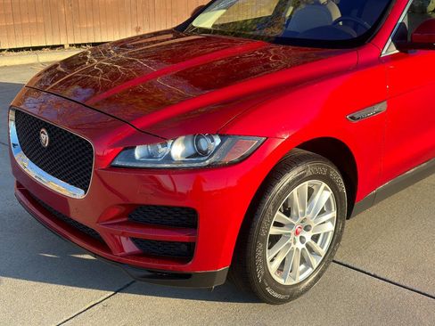 Used 2017 Jaguar F-PACE Prestige image 16