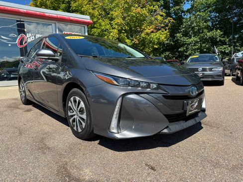 Used 2021 Toyota Prius Prime LE FWD image 2