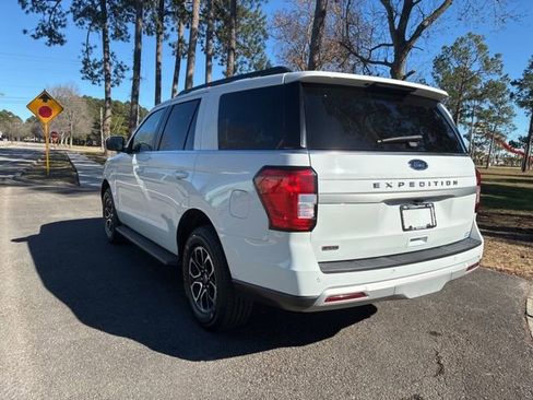 Used 2024 Ford Expedition XLT image 5
