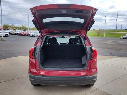 Used 2020 GMC Terrain SLE w/ Driver Convenience Package FWD image 15