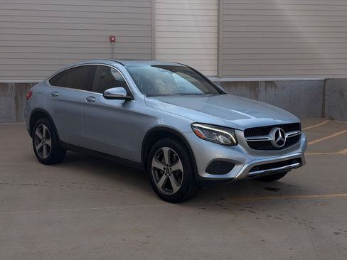 Used 2018 Mercedes-Benz GLC 300 4MATIC Coupe image 2