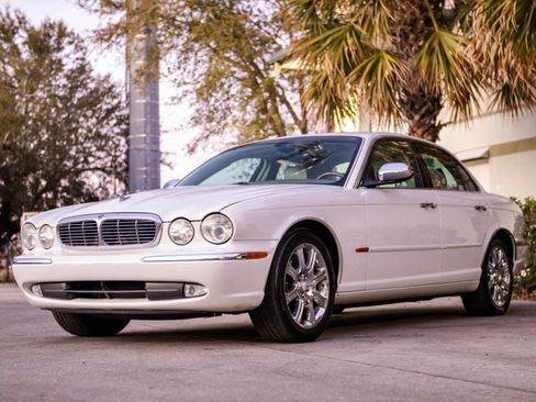 Used 2004 Jaguar XJ8 RWD image 8