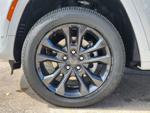 New 2026 Jeep Grand Cherokee Limited image 7