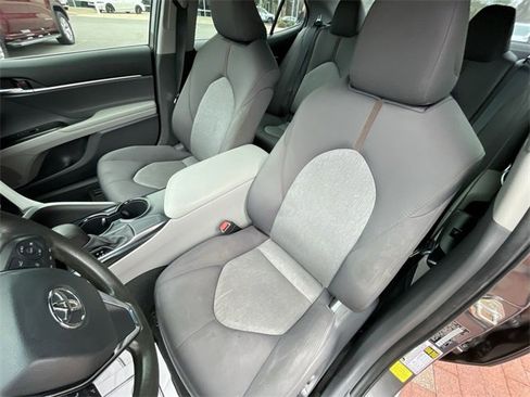 Used 2020 Toyota Camry LE image 12