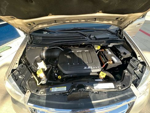 Used 2012 Chrysler Town & Country Touring w/ Entertainment Group #1 image 38