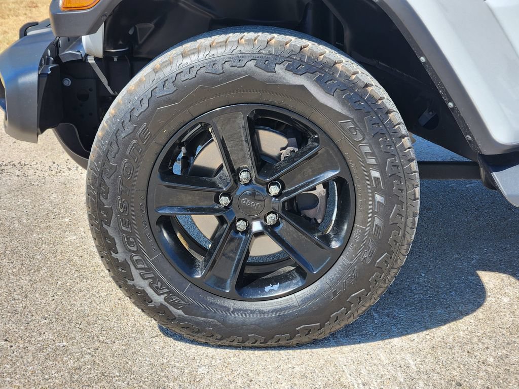 Used 2021 Jeep Wrangler Unlimited Sahara AWD/4WD image 10