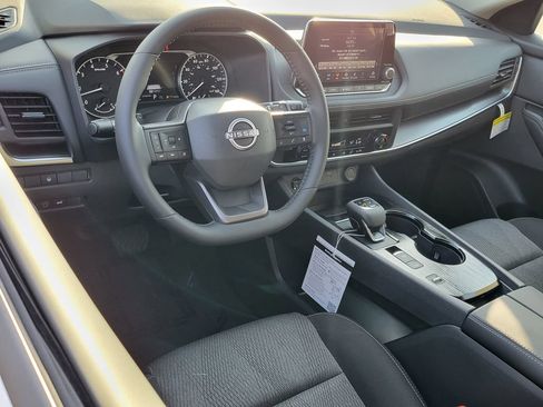 New 2026 Nissan Rogue SV FWD image 5