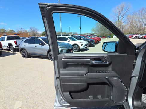 New 2026 Chevrolet Silverado 1500 LTZ w/ LTZ Premium Package image 13