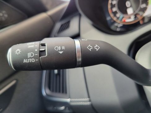 Used 2024 Jaguar E-PACE R-Dynamic SE image 31