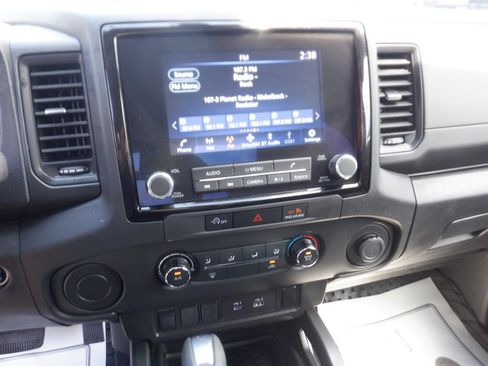Used 2024 Nissan Frontier S RWD image 13