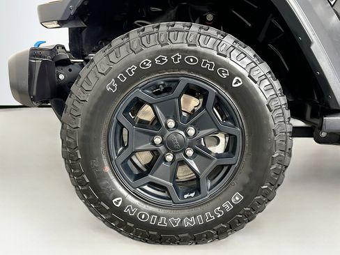 Used 2023 Jeep Wrangler Unlimited w/ Cold Weather Group image 11