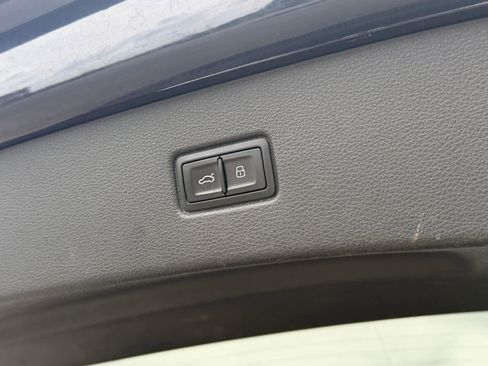 Used 2018 Audi Q7 3.0T Prestige AWD/4WD image 22