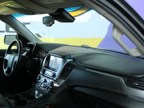 Used 2019 Chevrolet Suburban LT w/ LT Signature Package image 12