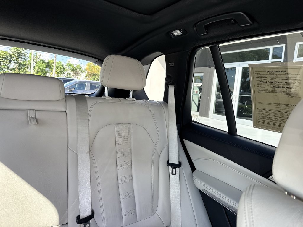 Used 2022 BMW X5 sDrive40i w/ M Sport Package RWD image 19