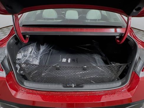 New 2025 Hyundai Elantra Limited image 25