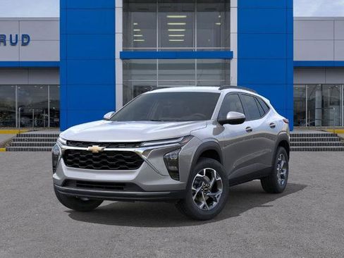 New 2026 Chevrolet Trax LT FWD image 6