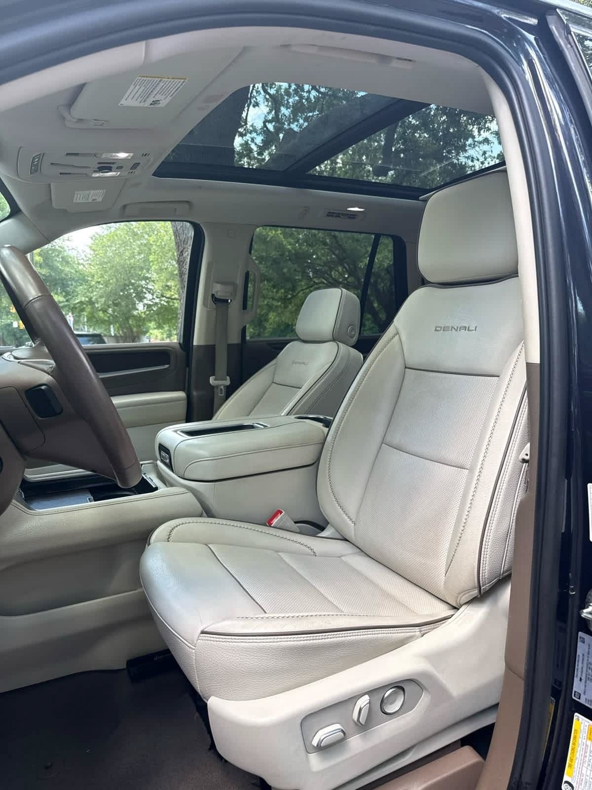 Used 2023 GMC Yukon Denali AWD/4WD image 10