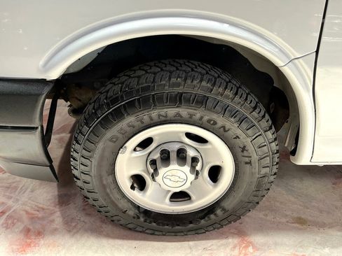 Used 2019 Chevrolet Express 2500 w/ Driver Convenience Package RWD image 29