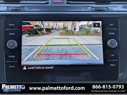 Used 2022 Volkswagen Tiguan SE w/ Panoramic Sunroof Package image 20