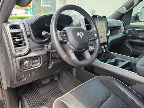 Used 2023 RAM 1500 Laramie AWD/4WD image 16