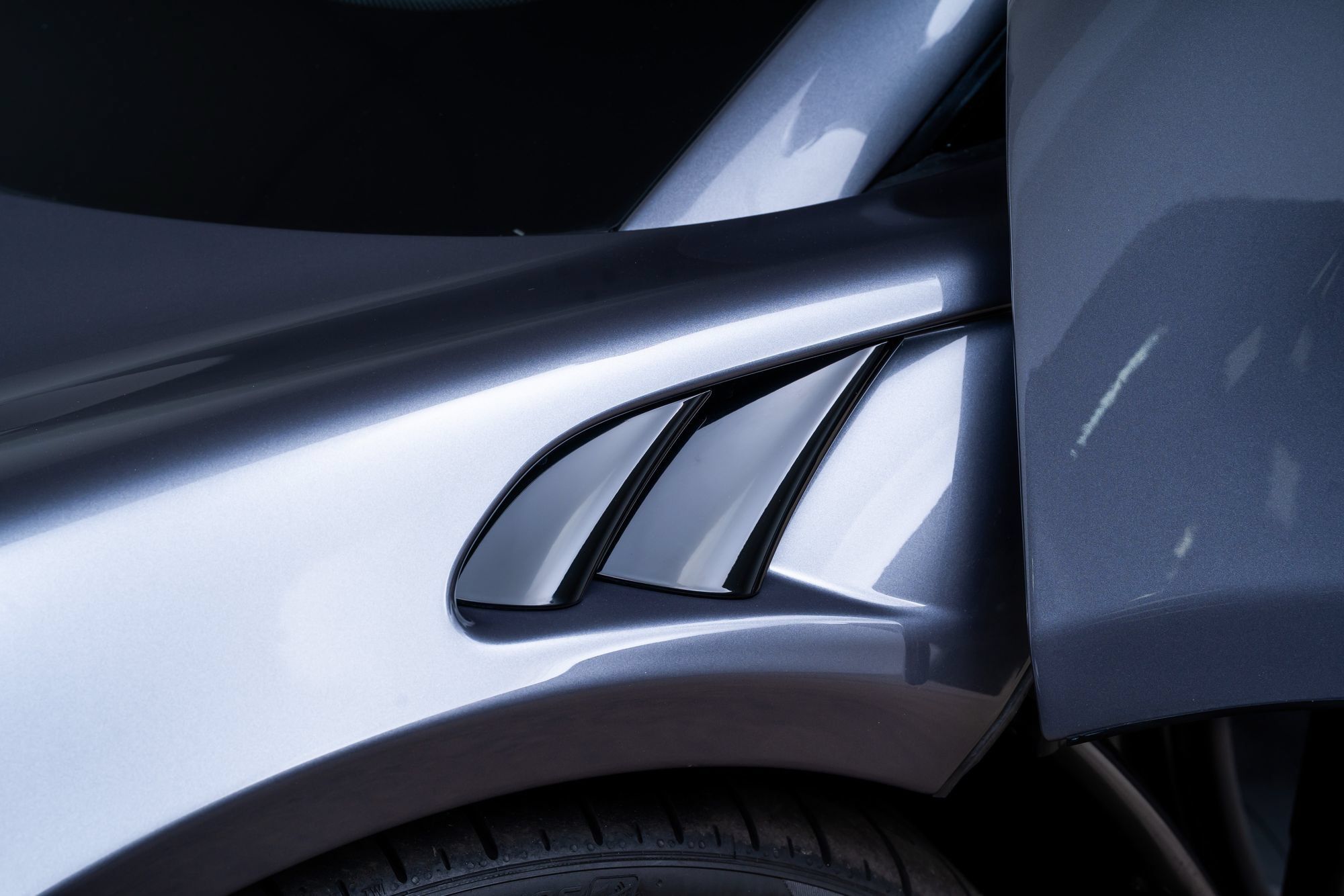 Used 2024 McLaren Artura RWD image 10