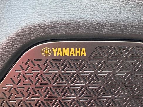 New 2025 Mitsubishi Outlander SE image 11