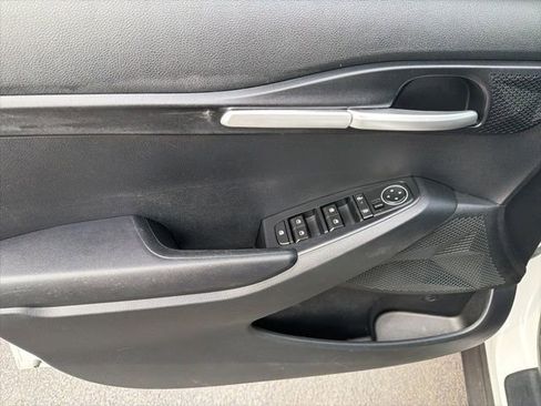 Used 2024 Kia Seltos LX image 12