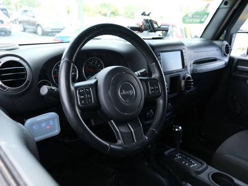 Used 2017 Jeep Wrangler Sport AWD/4WD image 15